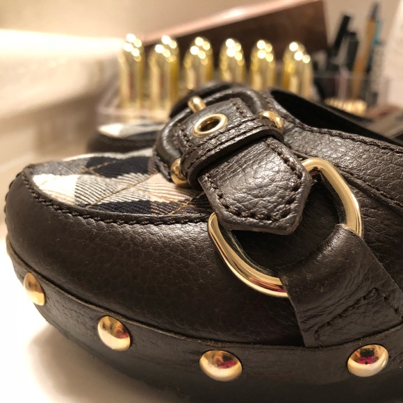 BURBERRY heels!๐๐ - Picture 3 of 8